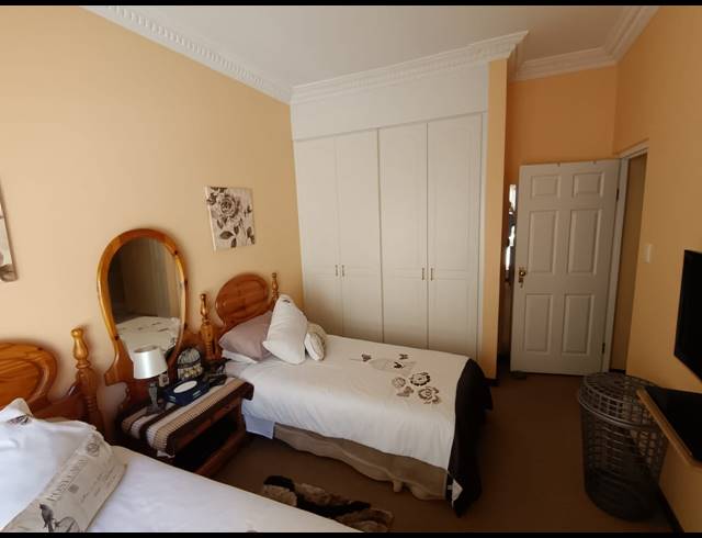 3 BEDROOM TOWNHOUSE FOR SALE IN PROTEA PARK